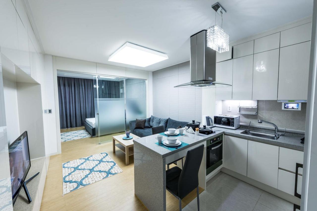 Theaddress Highvill Lux Apartment Астана Екстериор снимка