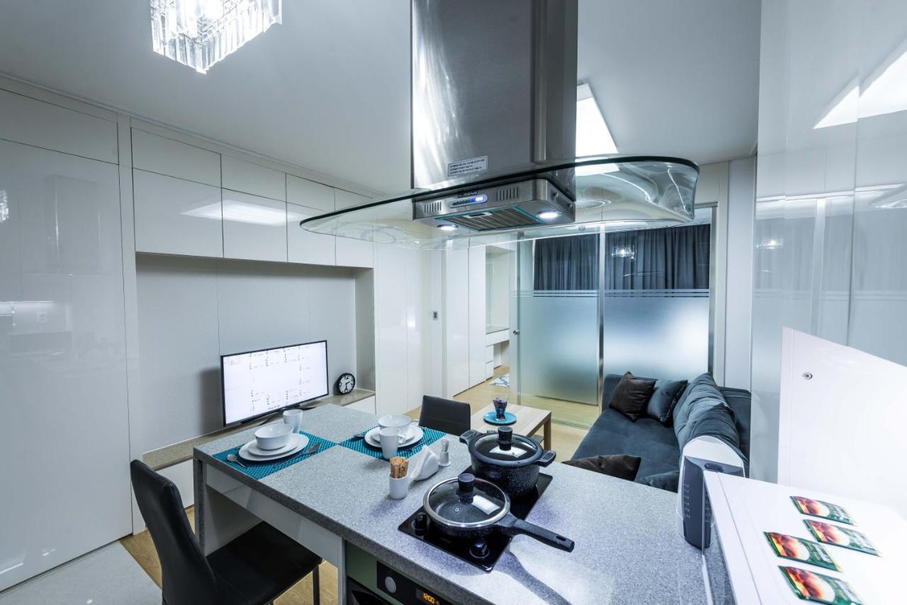 Theaddress Highvill Lux Apartment Астана Екстериор снимка